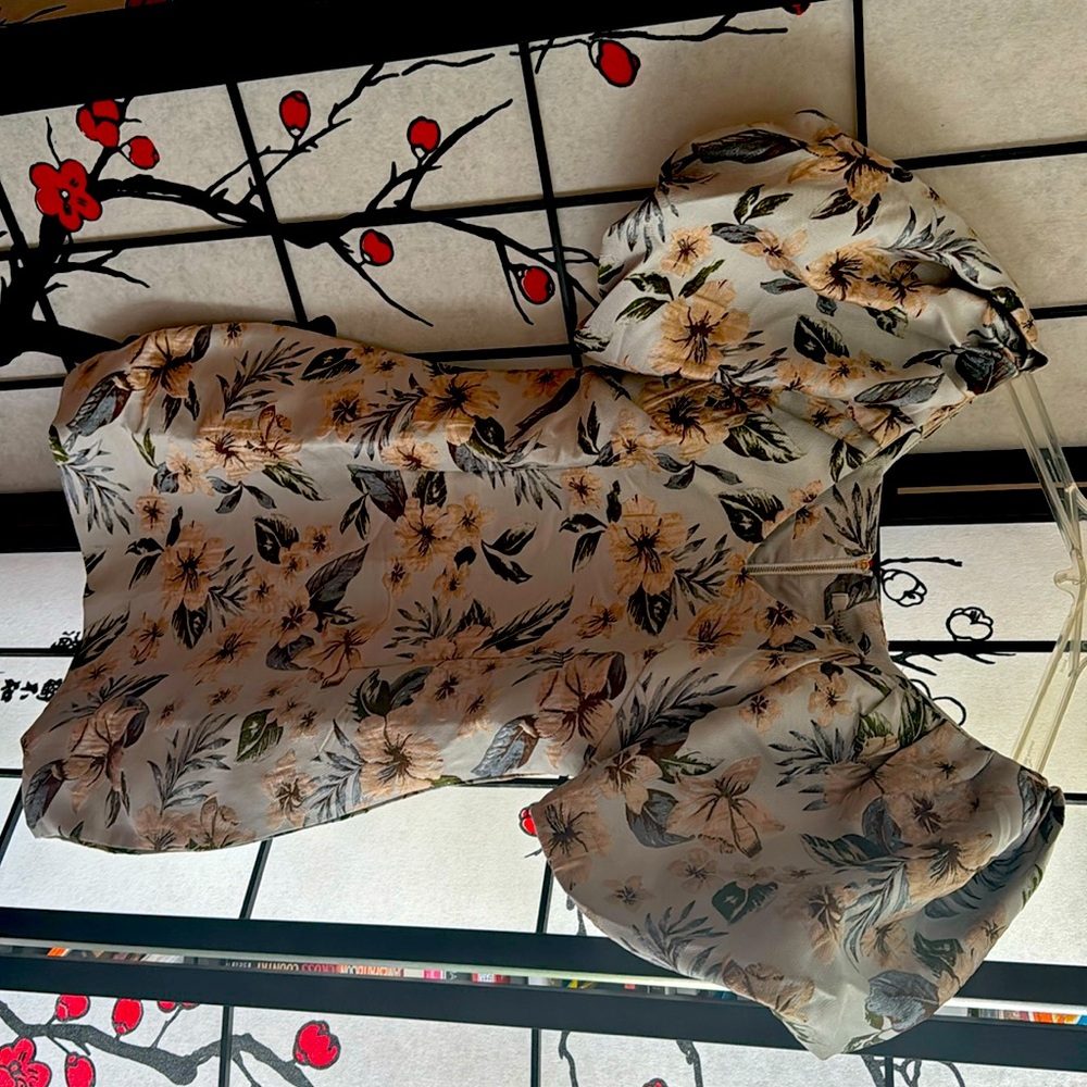 Woman Avantlook balloon sleeve cocktail dress